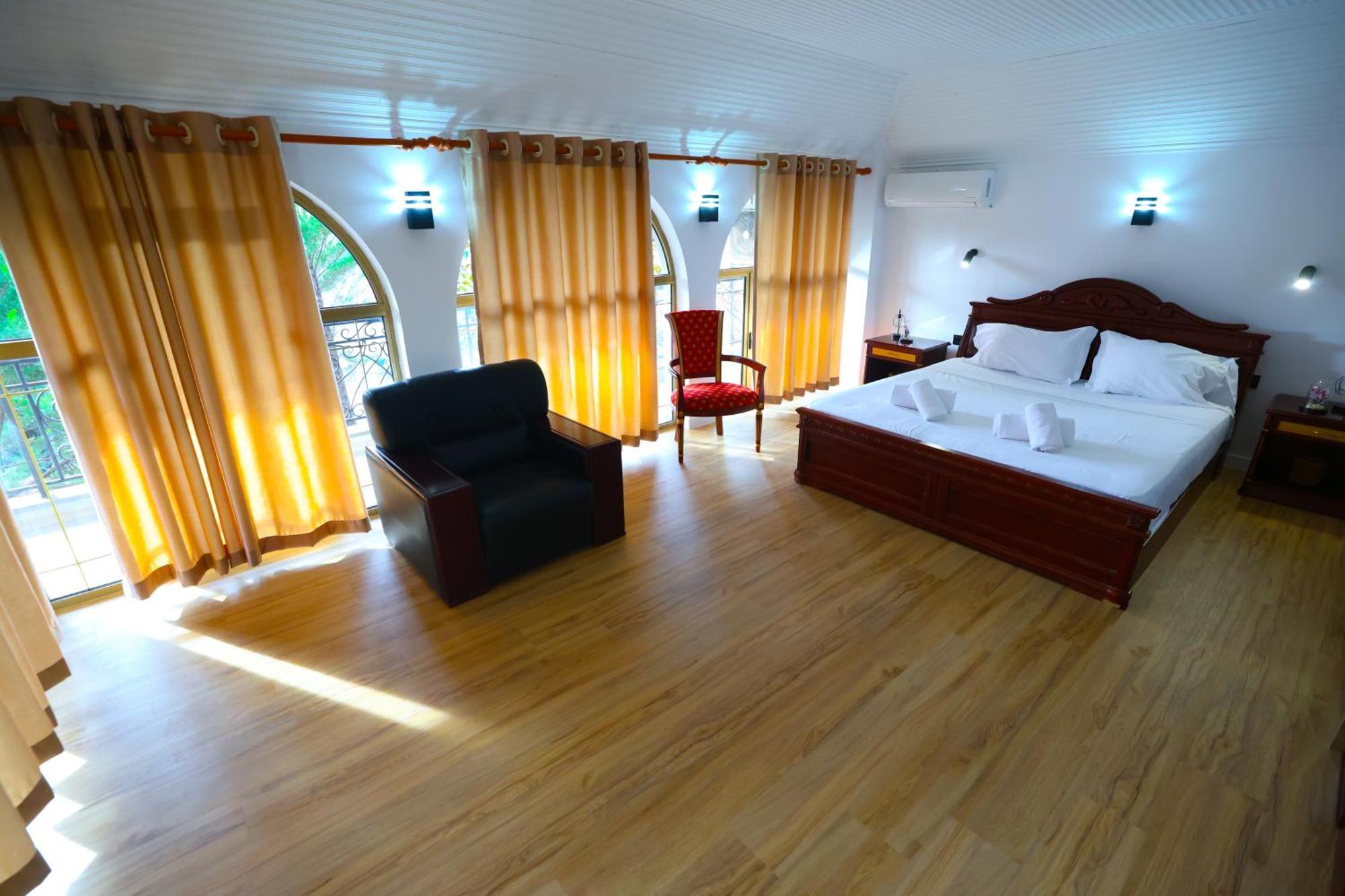 Vila Alizee Hotel Tirana Exterior photo