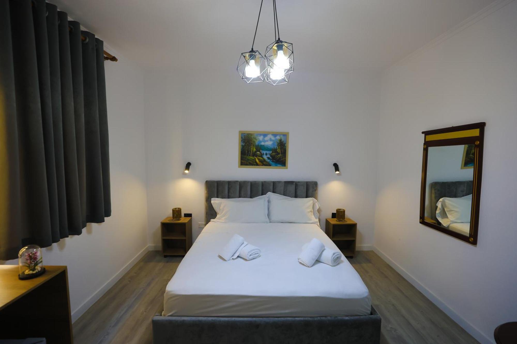 Vila Alizee Hotel Tirana Exterior photo