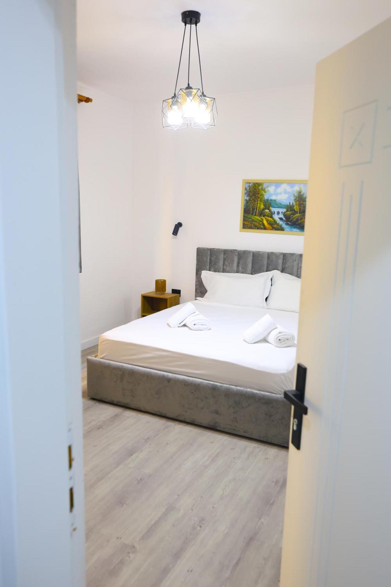 Vila Alizee Hotel Tirana Exterior photo